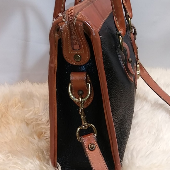 DOONEY & BOURKE VINTAGE CROSSBODY PURSE ONLY - Picture 5 of 17